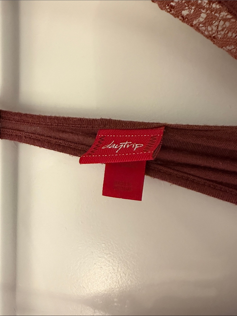 Daytrip Rust Lace Racerback Cami - Picture 3 of 4